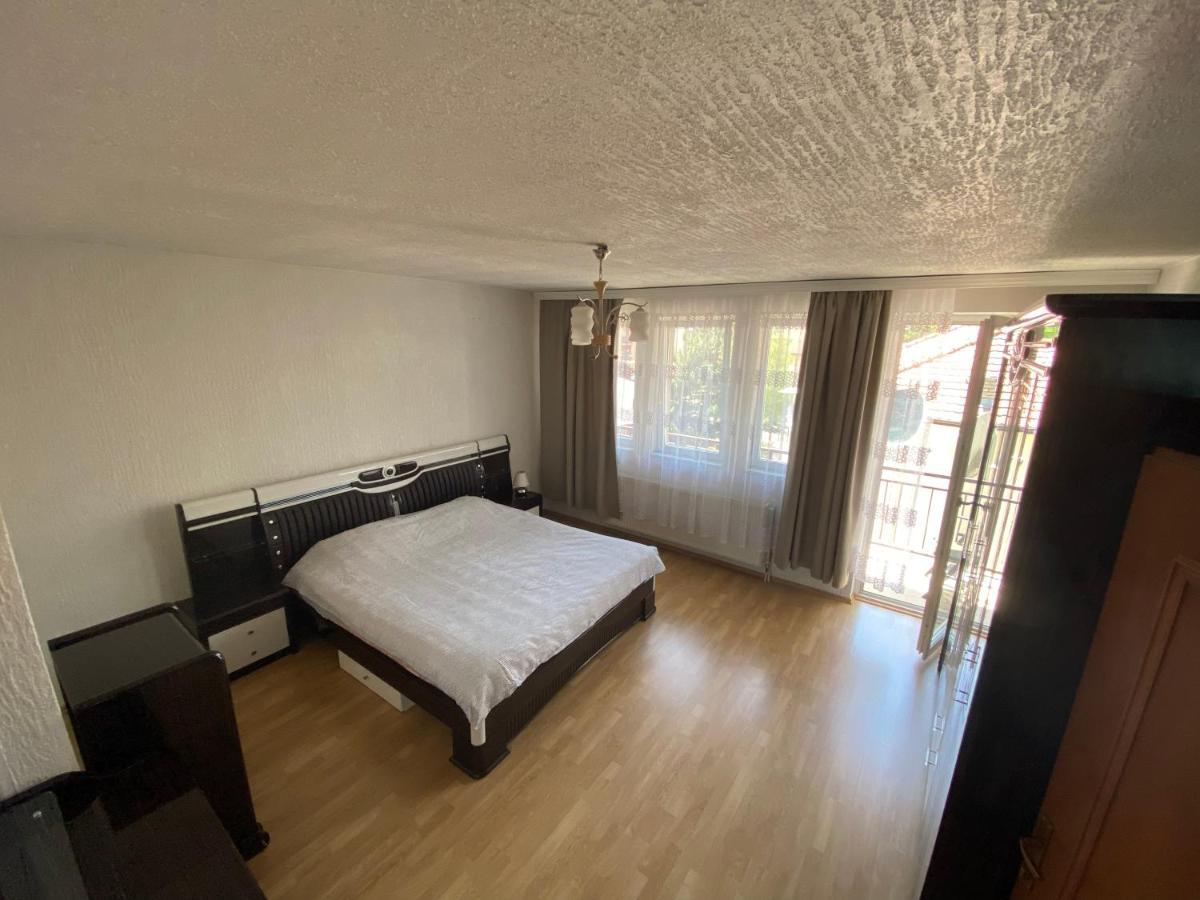 Cima Apartment พริสตีนา ภายนอก รูปภาพ